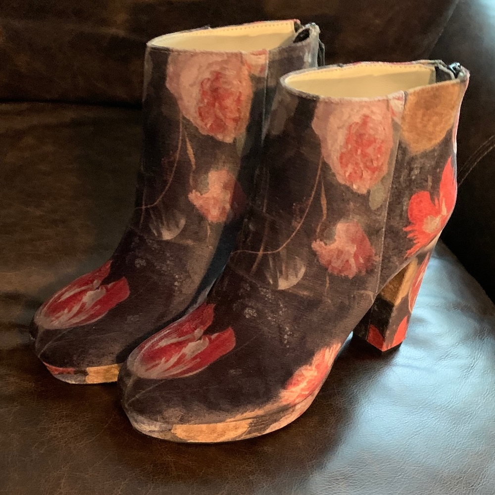 bettye muller heeled booties